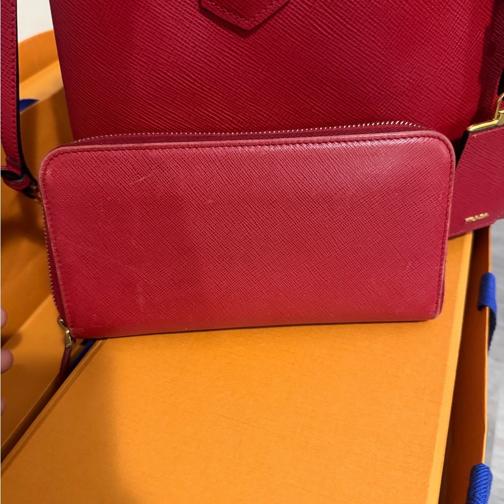 Prada Crimson Wallet with Gold Accents - Picture 3 of 4